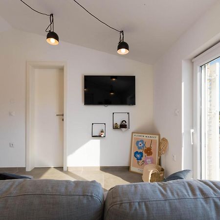 Apartment Eros Šišan Extérieur photo