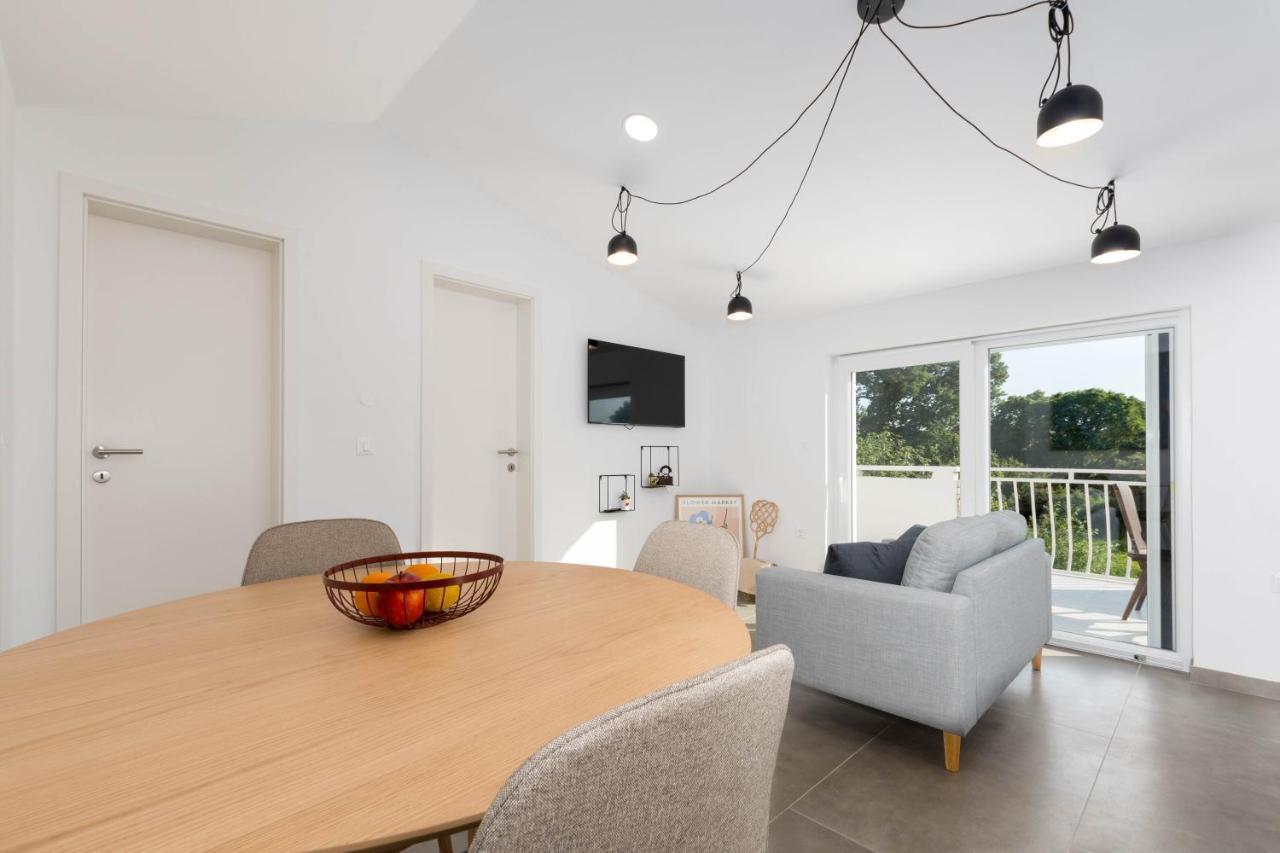 Apartment Eros Šišan Extérieur photo