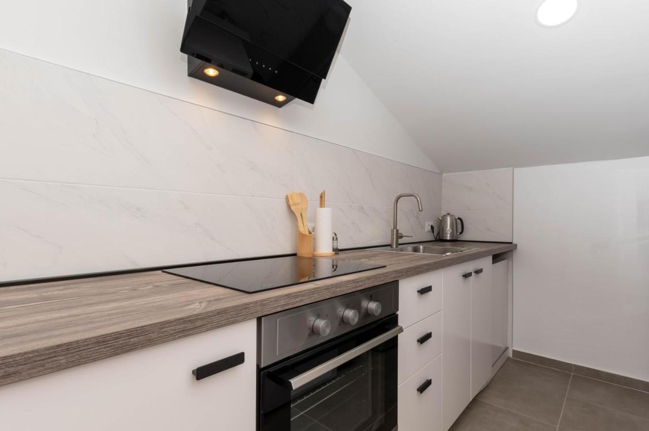 Apartment Eros Šišan Extérieur photo